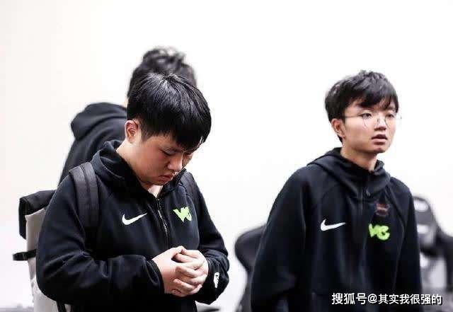 询问-关于FPX教练压力巨大!,德约科维奇遭遇三持续失利气势如虹延续的信息