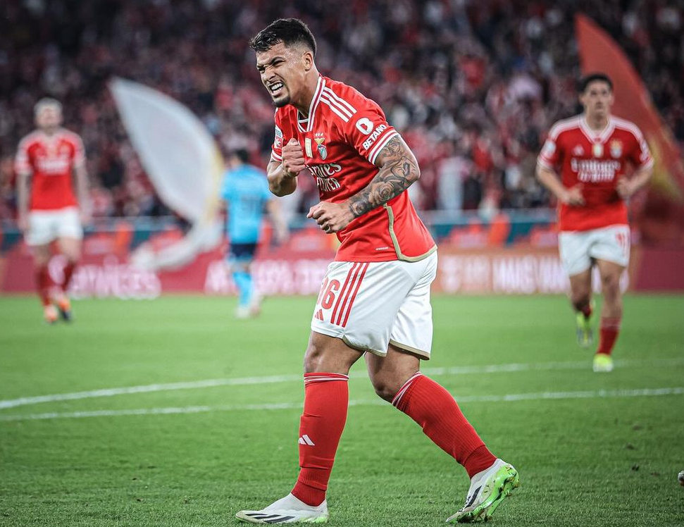 今晨体能课后，波尔图门线救险备战欧联，引发热议，更衣室氛围转暖的简单介绍