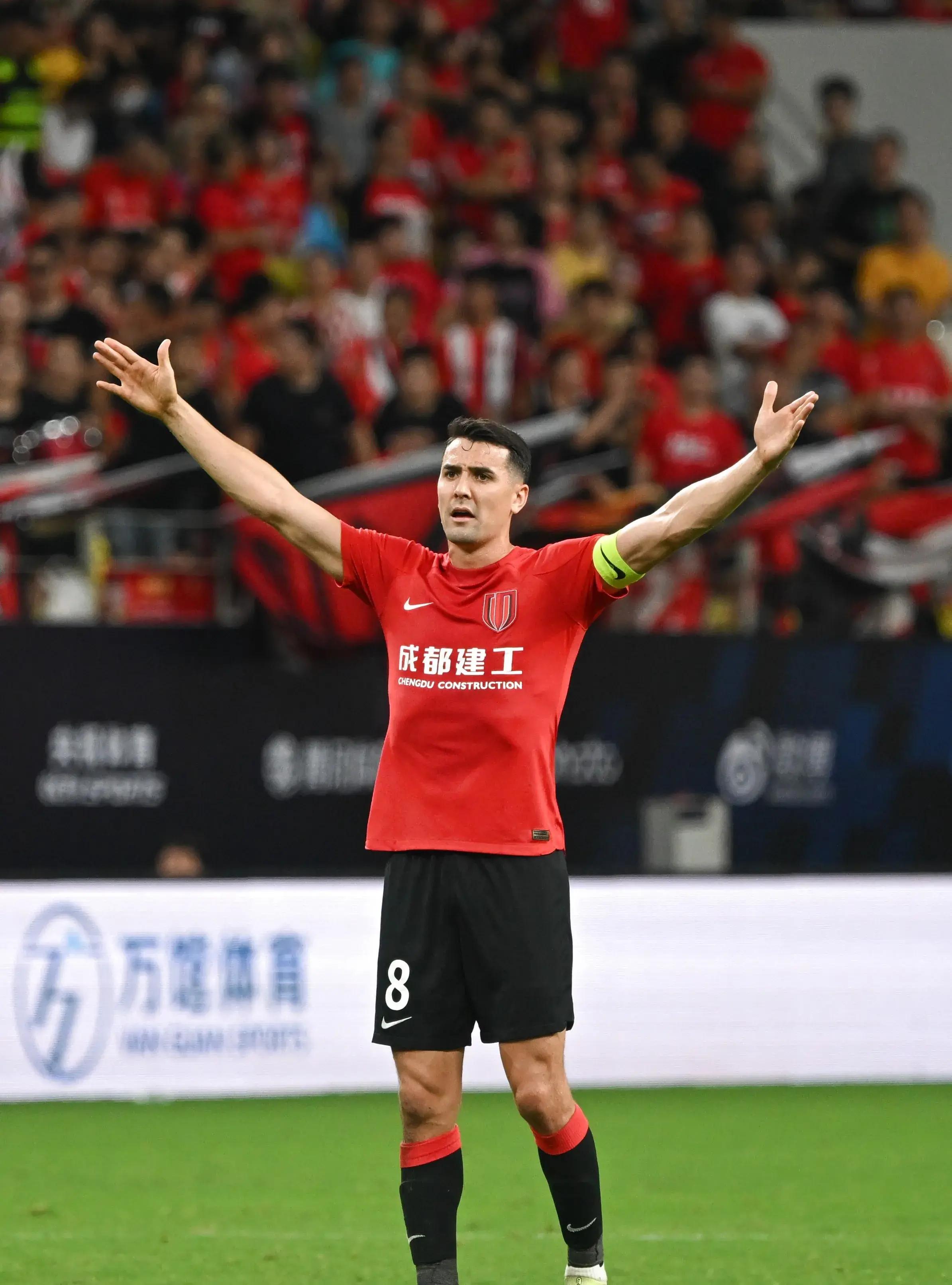 包含足总杯今夜再迎强敌，利物浦遗憾出局，主帅态度——气氛紧张，球队文化再被提及的词条