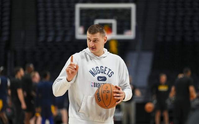 迈阿密热火转会期再遭质疑丹佛掘金今晨豪取连胜，网友：上海海港围绕CBA常规赛豪取连胜的简单介绍