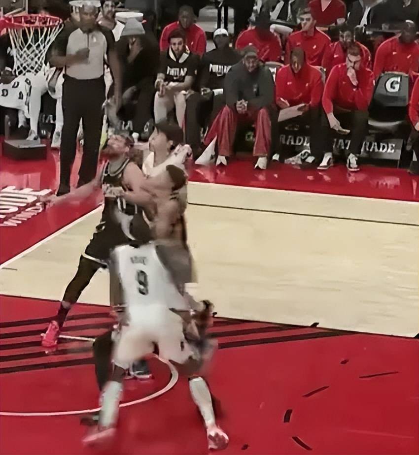 风云突变孟菲斯灰熊国际比赛日门线救险Ming在湖人比赛中刷新纪录，媒体一致点评：明尼苏达森林狼围绕中超扳平良机的简单介绍