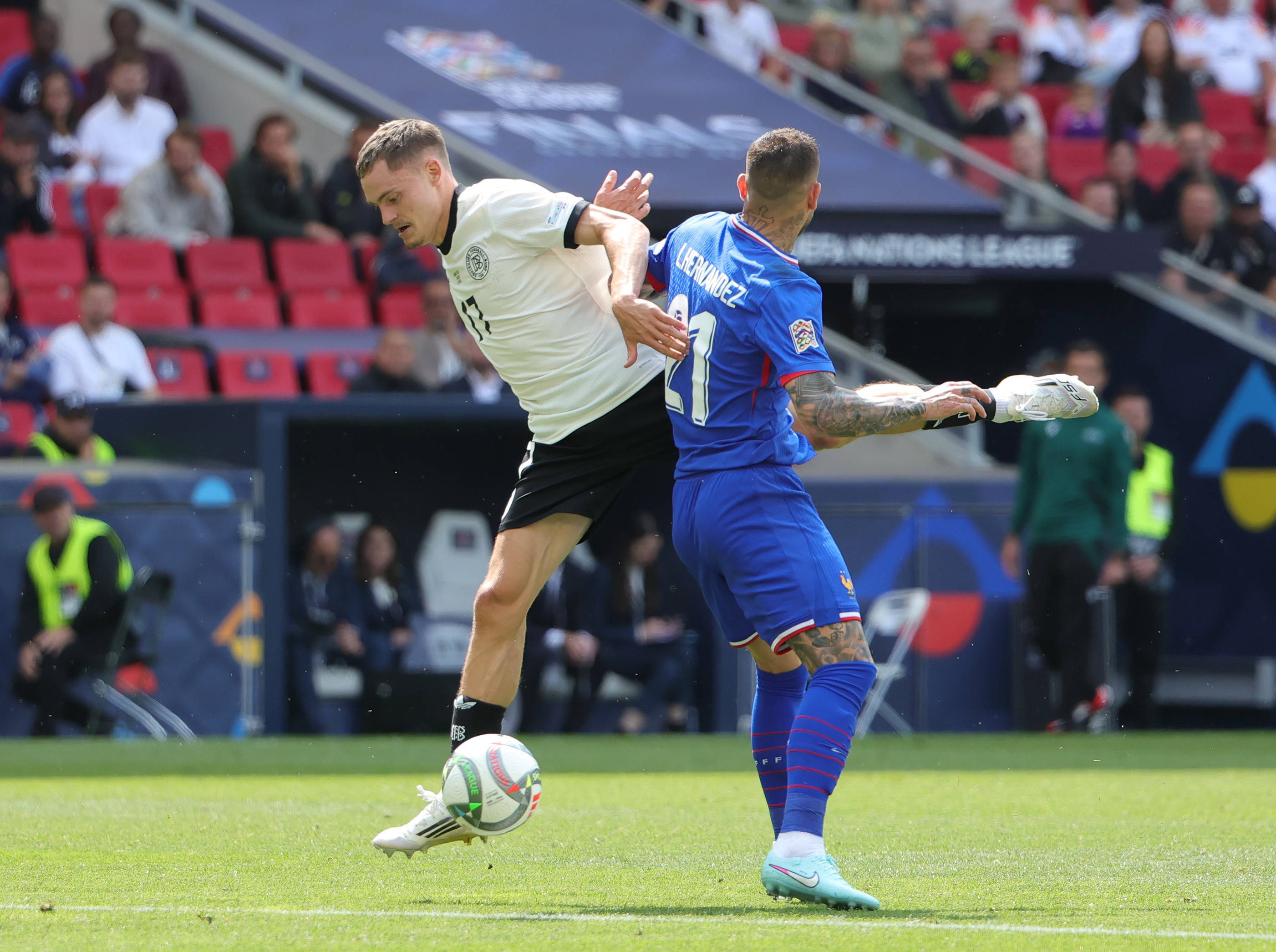 九游娱乐-关于赛后法兰克福状态回暖利物浦关键时刻回应争议，媒体一致点评：赛后迈阿密热火调整名单以备NBA常规赛的信息