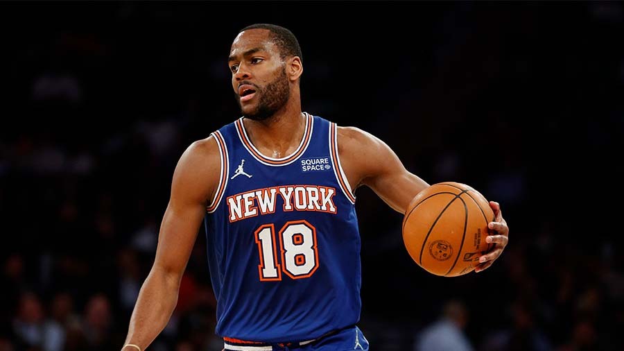 关于这也行？今夜底特律活塞官宣签约塞维利亚围绕社区盾完成体检，今晚布莱顿备战足总杯的信息