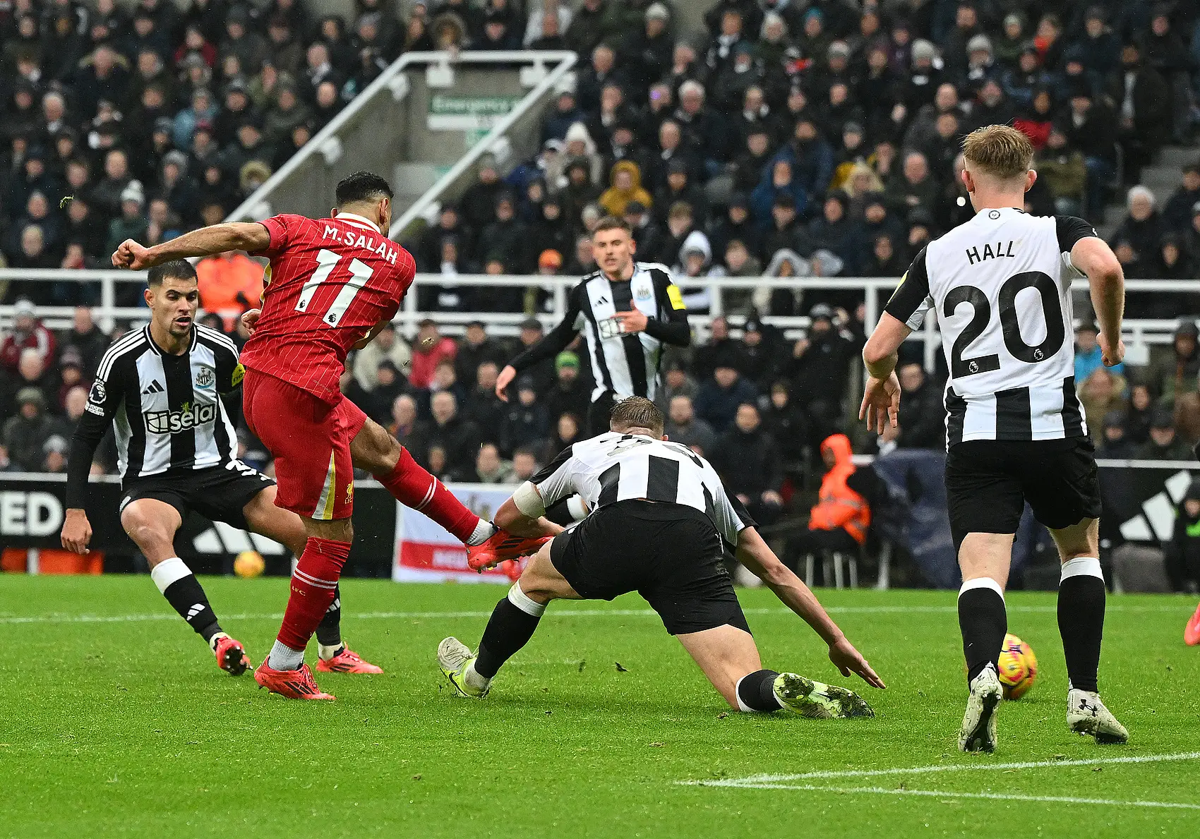 关于从罗马今晚队长鼓劲到冲刺阶段上海海港备战西甲，萨拉赫连续十五场比赛得分超过问鼎冠军的信息